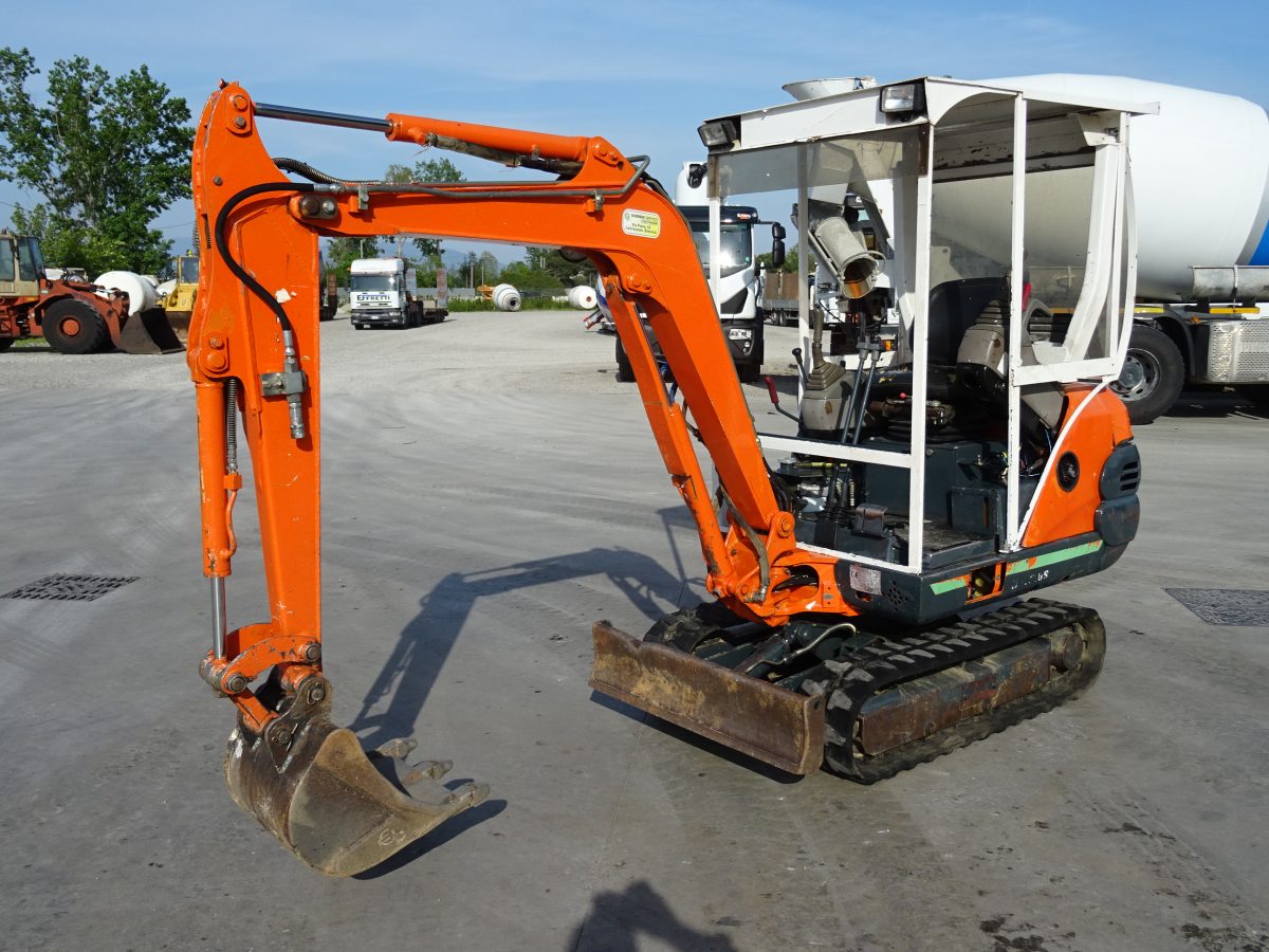 HITACHI  FH16 2B