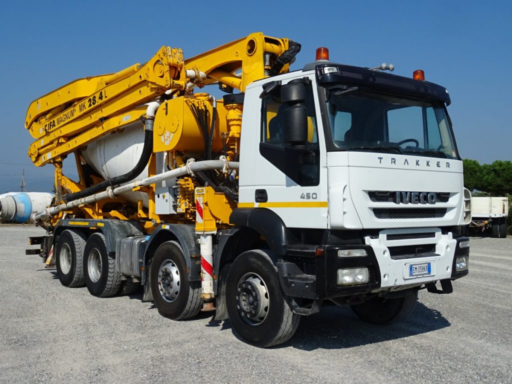 IVECO TRAKKER 450   CIFA MK28L