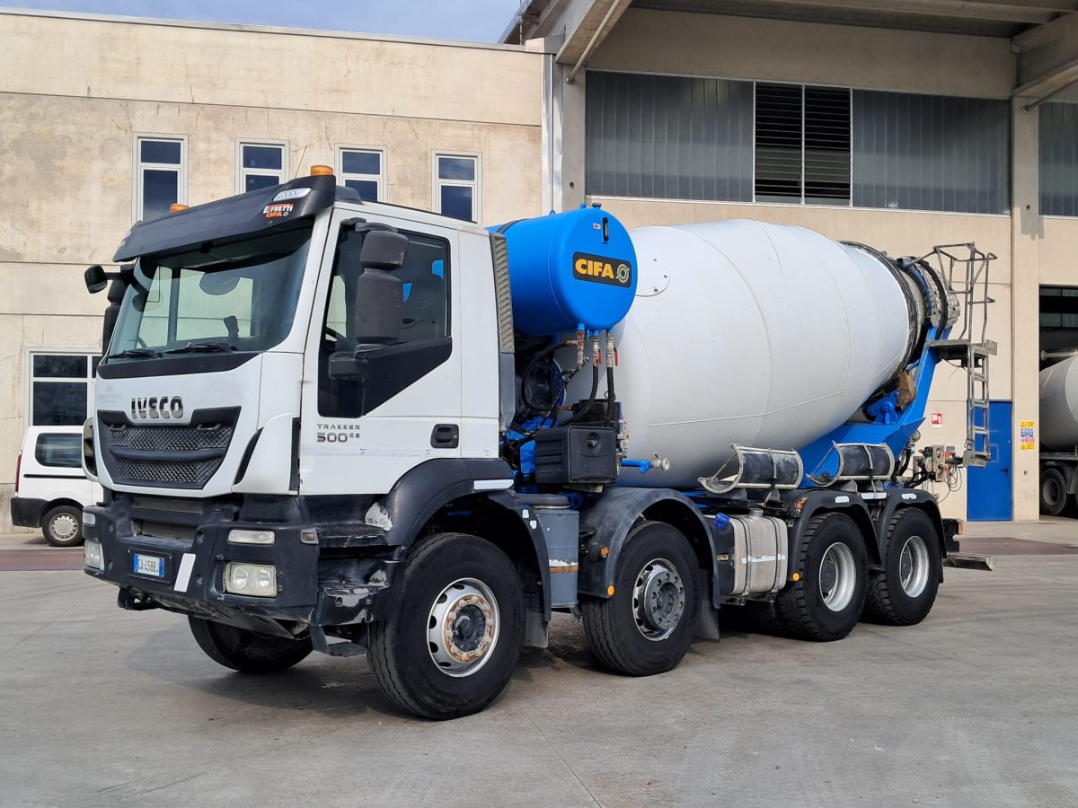 IVECO TRAKKER 500  CIFA RY1300