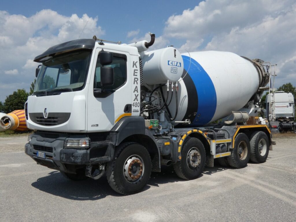 RENAULT  KERAX 8X4  480